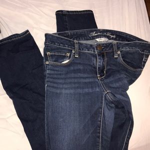 American Eagle dark wash skinny jeans - size 8